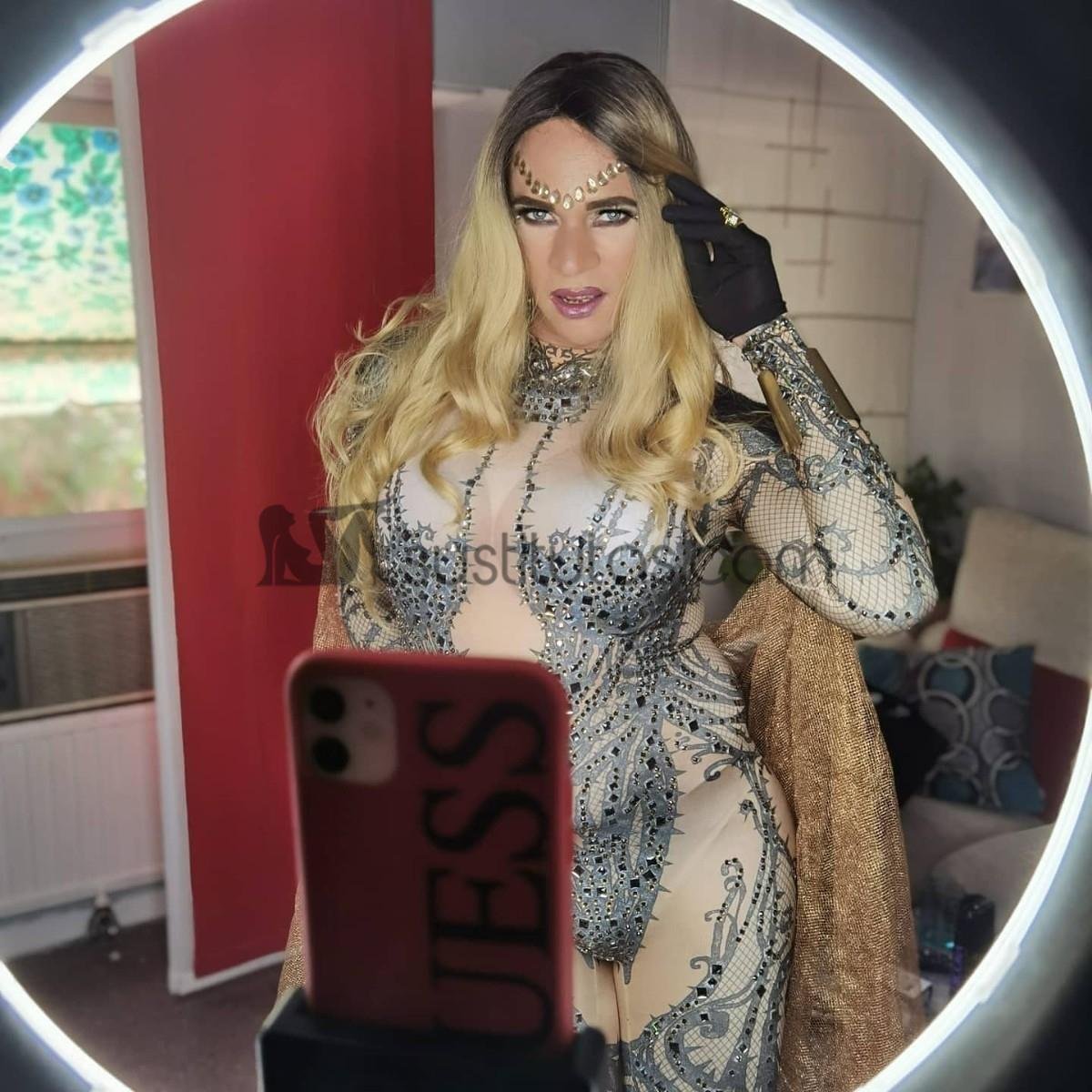 Electra apasionada - Soy una rubia espectacular, alta y con mucha presencia, auténtica e inigualable, una diosa total.